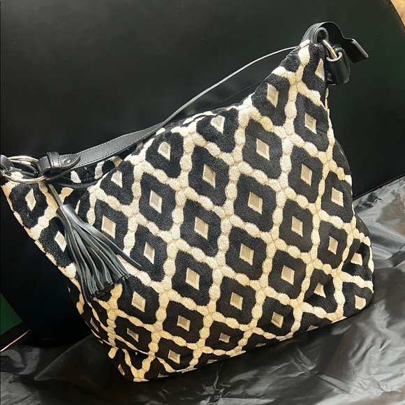 Glenda Gies Handbags - One BAD A** Black and White Patterned Carpet Bag!!! EUC